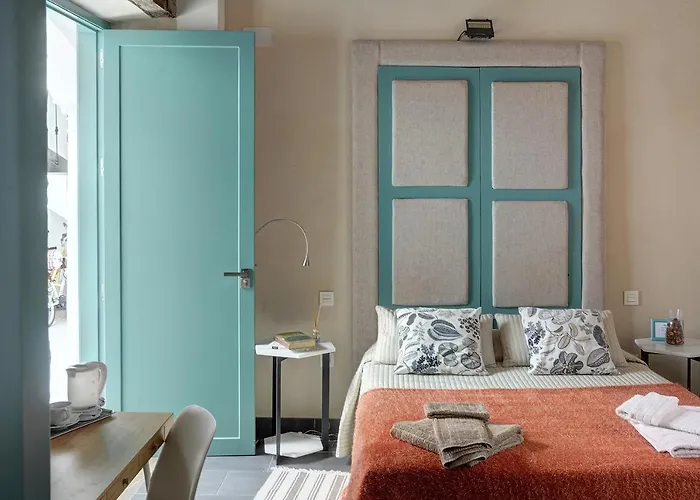 Casa Palacio El Condestable De SevillaBed and Breakfast